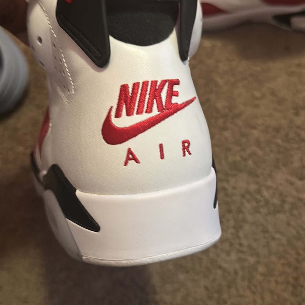 Sneaker - Picture 5 of 9
